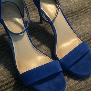 Essex Lane women’s royal blue heels 9.5